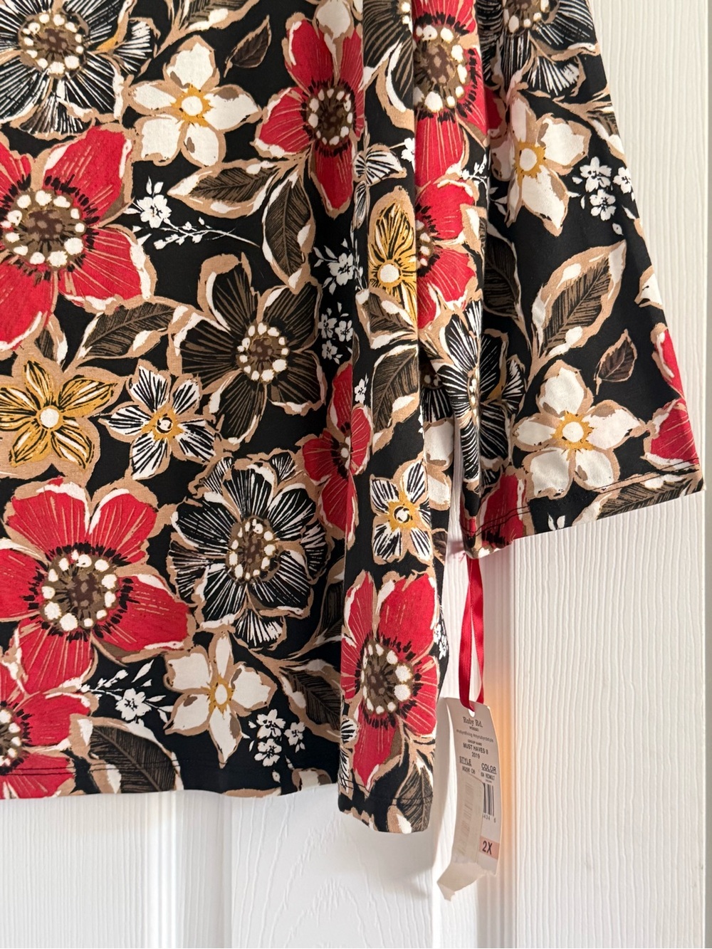 Ruby Rd. Black Floral Knit Top with Red & Gold Blooms NWT 2X - Picture 4 of 8